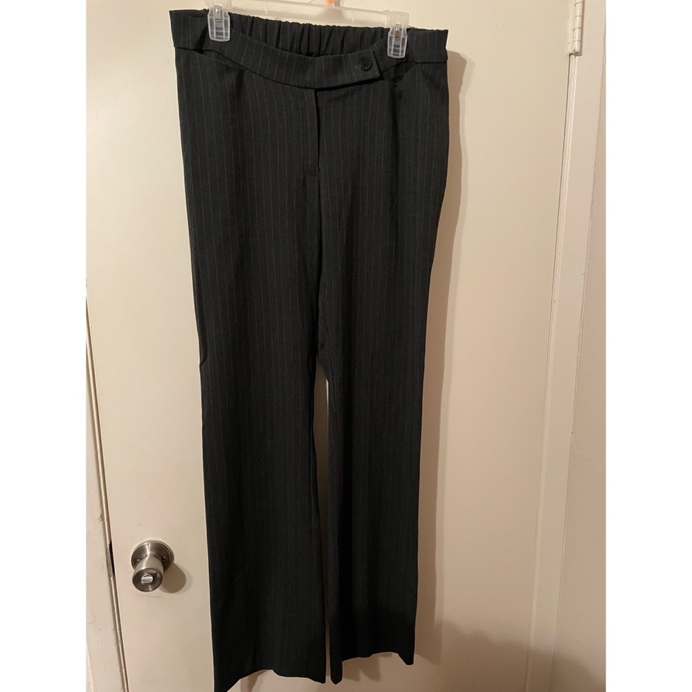 Size m pinstriped maternity slacks